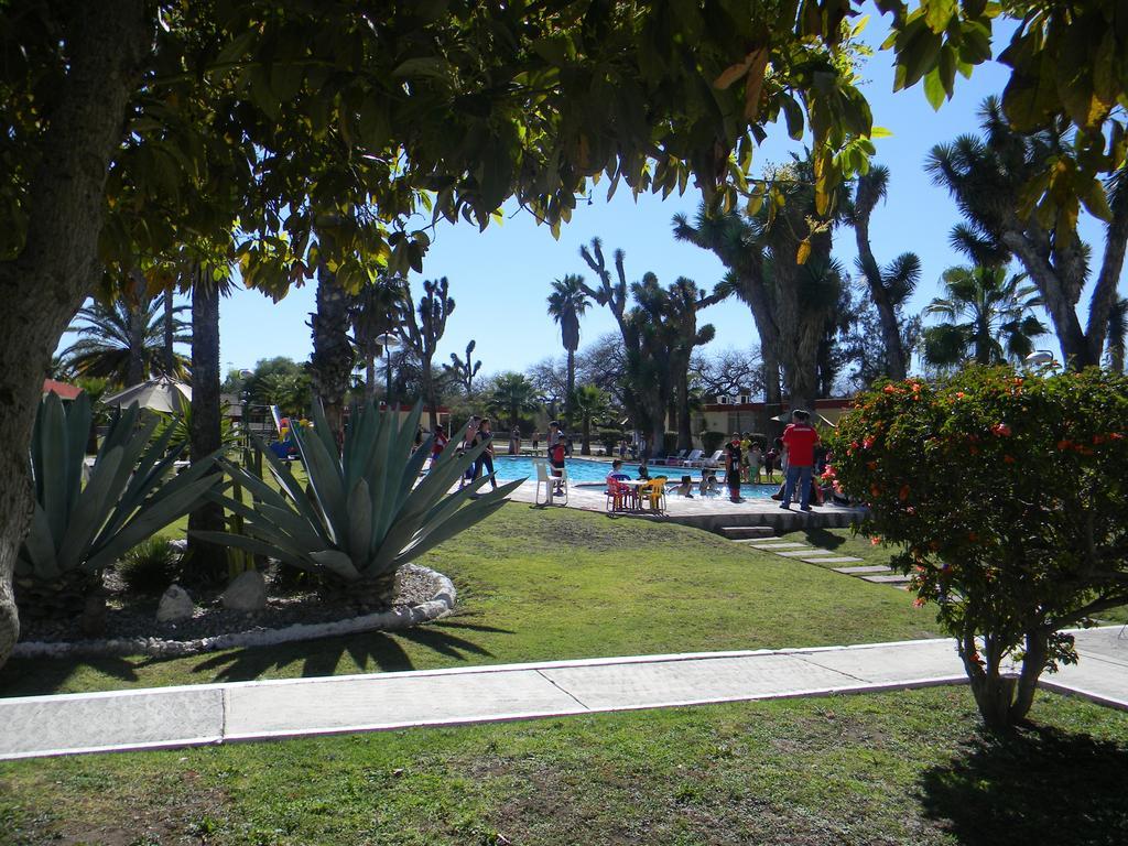 Hotel Las Palmas Midway Inn Matehuala Exterior photo