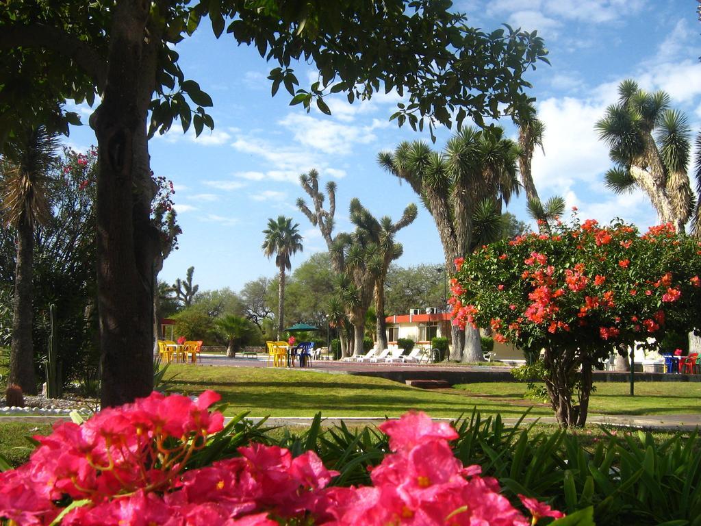 Hotel Las Palmas Midway Inn Matehuala Exterior photo