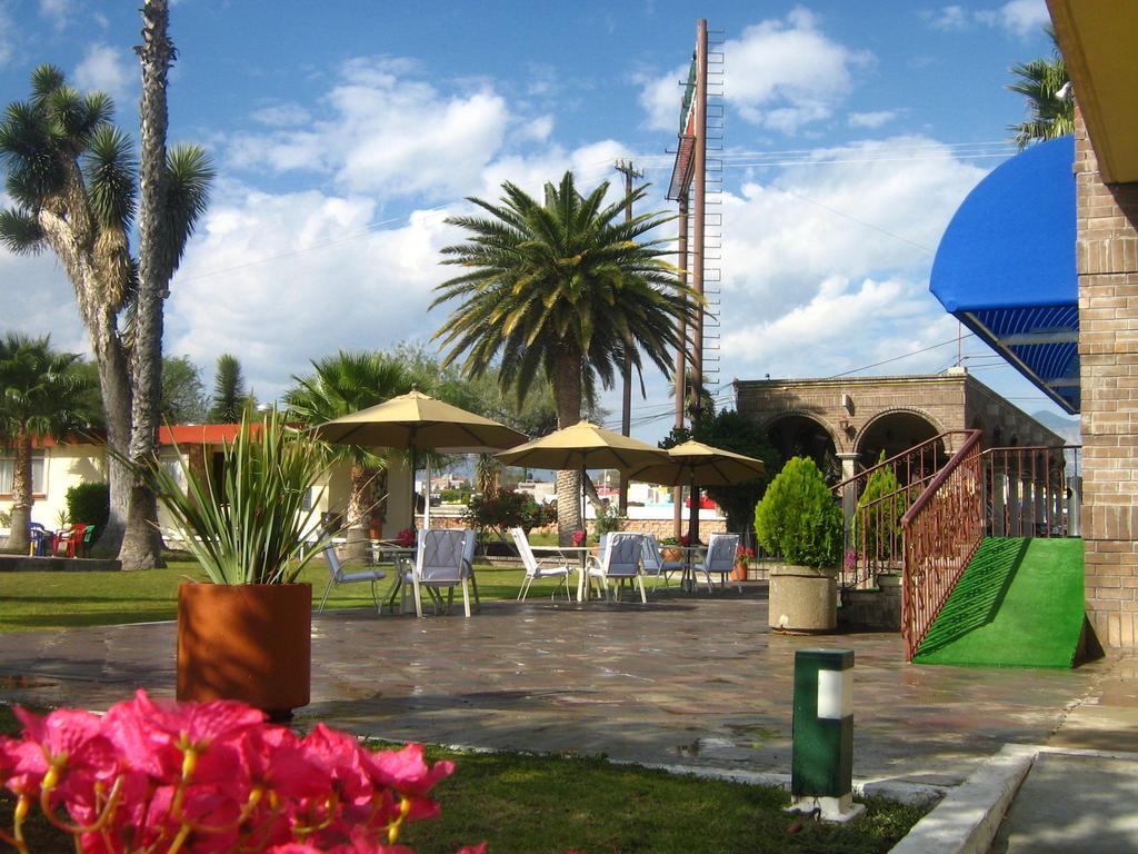 Hotel Las Palmas Midway Inn Matehuala Exterior photo