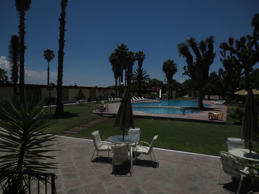 Hotel Las Palmas Midway Inn Matehuala Exterior photo